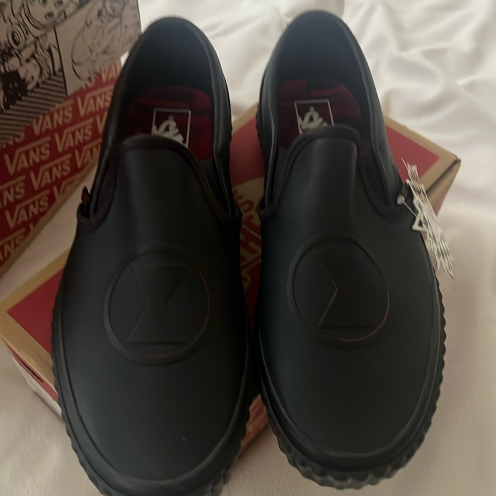 Women’s 7.5 Marvel Black Widow Vans